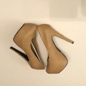 3/30 Nude Platform Heel (Size 7)